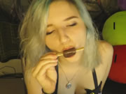 ASMR Popsicle succhiare bocca suona sulla spiaggia